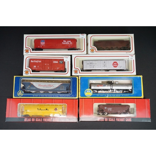 235 - 39 Boxed HO gauge items of rolling stock to include 10 x Bachmann, 6 x Walthers, 2 x AHM, 3 X Accura... 