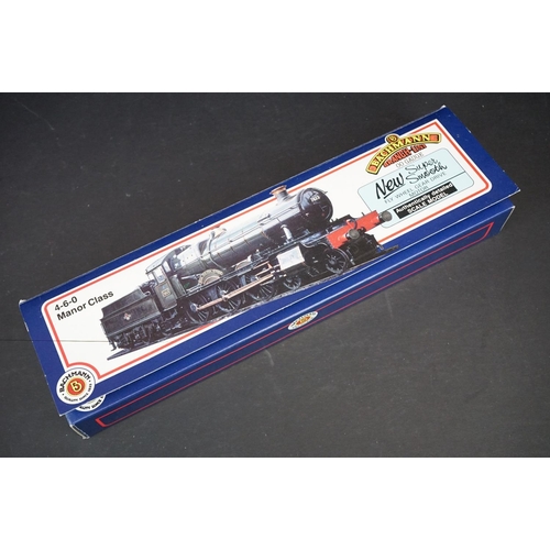 286 - Four boxed Bachmann OO gauge locomotives to include 32650 Class 44 Diesel D1 Scafell Pike BR green, ... 