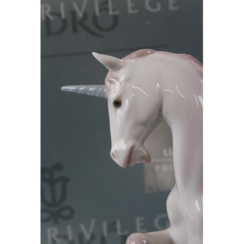 33 - Lladro Privilege ' Magical Unicorn ' Figures, model 01007697, boxed, 22cm high