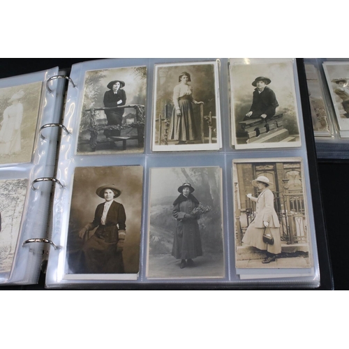 390 - Postcards - A collection of over 750 cards, mostly early 20th century depicting social history peopl... 