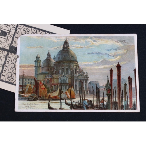 394 - Postcards - A mixed selection, early 20th century onwards, to include topographical, family groups, ... 