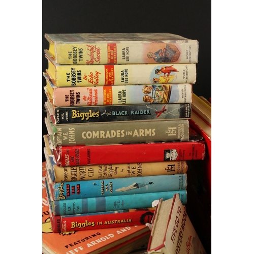 400 - Books and Annuals - Seven Captain W E Jones ' Biggles ' Books, all with dust jackets,  dating around... 