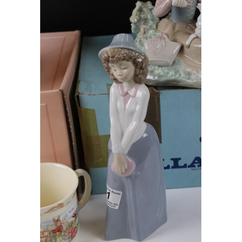 41 - Boxed Lladro ' Little Bo Peep ' figure model 1312, 18cm high together with a Boxed Nao ' Listening t... 