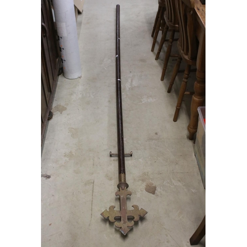 435 - Early 20th century Ecclesiastical / Church Wooden Processional Banner Pole with Brass Cross Finial i... 