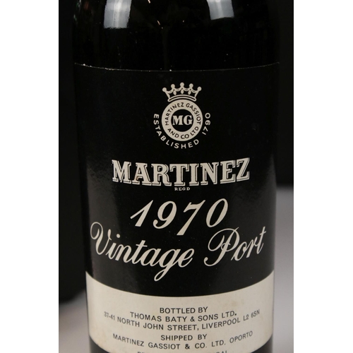 447 - A cased bottle of Martinez 1970 vintage port.