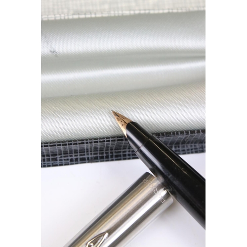 190 - Two fountain pens to include a Parker example together with two Aerograph air brushing pens.