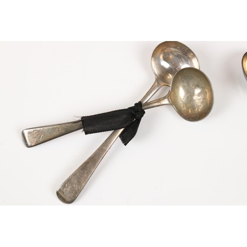 205 - A small group of fully hallmarked sterling silver cutlery to include mustard spoons and a preserve s... 