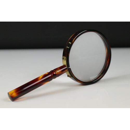 220 - Mid 20th century Tortoiseshell effect Magnifying Glass, 19cm long