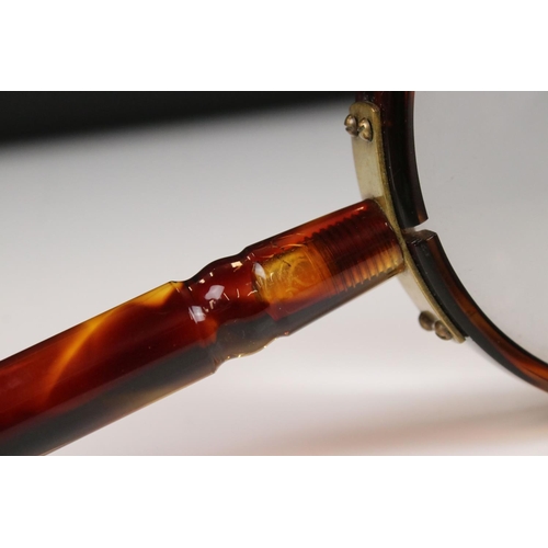 220 - Mid 20th century Tortoiseshell effect Magnifying Glass, 19cm long