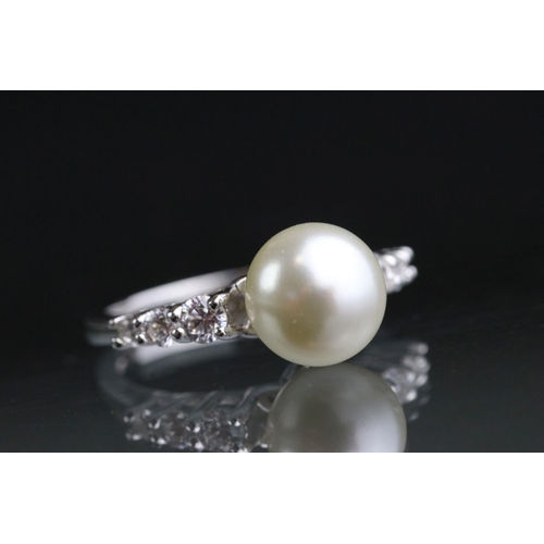 277 - Silver, CZ & central freshwater pearl dress ring