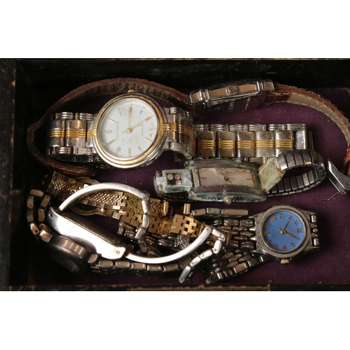 324 - A mixed collection of gents and ladies wristwatches to include Rotary and Sekonda examples.