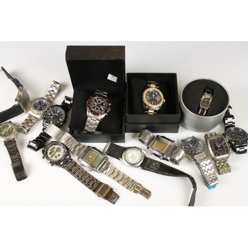 326 - Collection of gents watches, to include LCD & chronograph