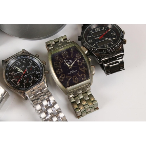 326 - Collection of gents watches, to include LCD & chronograph