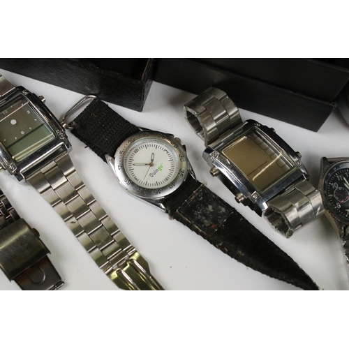 326 - Collection of gents watches, to include LCD & chronograph