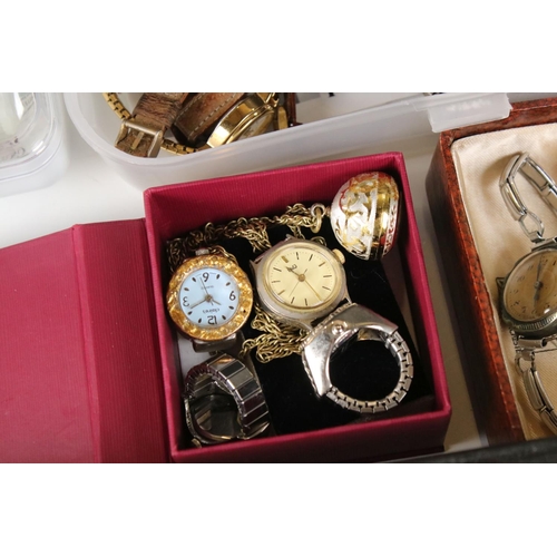 333 - A collection of ladies and gents vintage and contemporary wristwatches to include Pulsar.