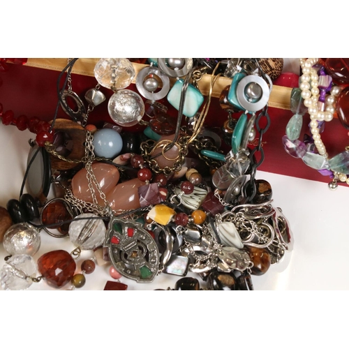 339 - Group of vintage jewellery, to include African wooden hand made necklaces etc