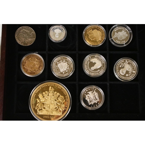 343 - A small collection of mixed coins to include British pre decimal and foreign examples.