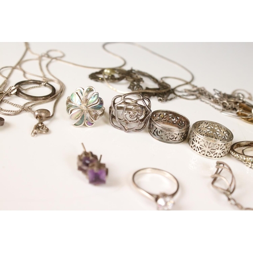 368 - Collection of silver jewellery, to include rings, chains, earrings etc