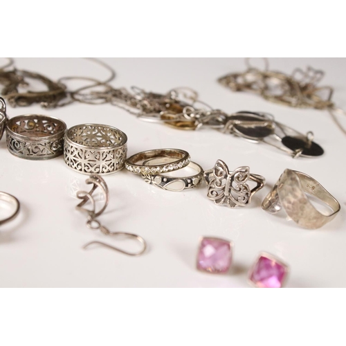 368 - Collection of silver jewellery, to include rings, chains, earrings etc