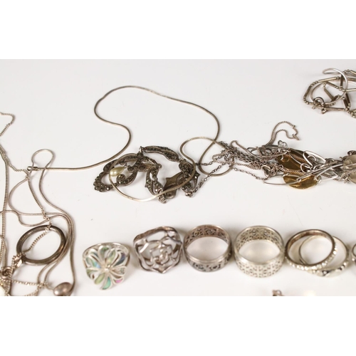 368 - Collection of silver jewellery, to include rings, chains, earrings etc