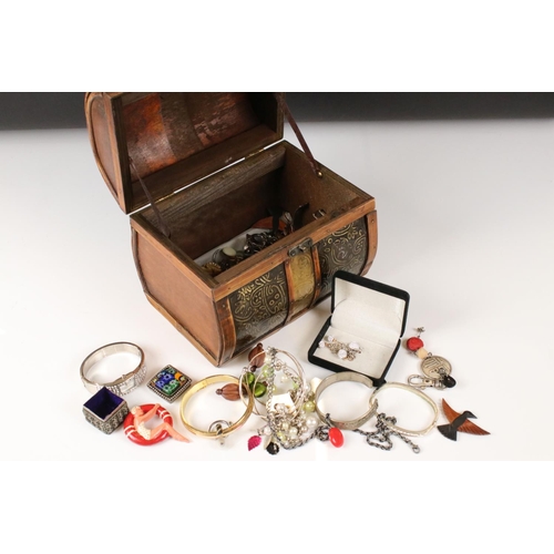 373 - Mixed collectables, to include jewellery, watches, 9ct gold, silver etc