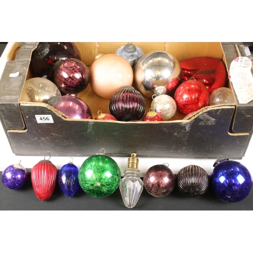 456 - A collection of Victorian glass Christmas tree baubles to include coloured and ribbed examples toget... 