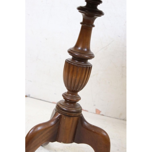 567 - Reproduction George III style Mahogany Circular Tilt Top Table, 60cm diameter x 52cm high together w... 