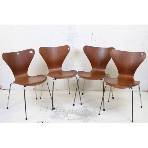 576 - Arne Jacobsen design for Fritz Hansen, Set of Four Danish Stacking Series 7 Chairs, plywood veneer s... 