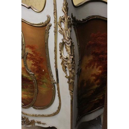 622 - Louis XV style painted ' Vernis Martin ' Vitrine, with single glazed door opening to a fabric lined ... 