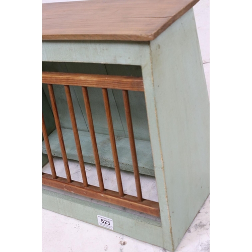 623 - Pine plate rack, 52cm wide x 41cm high