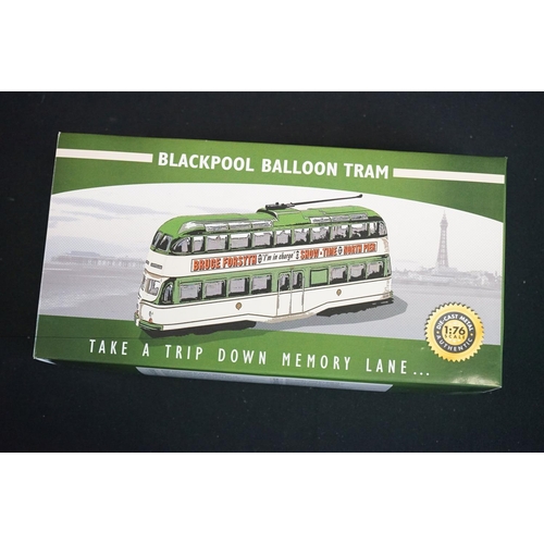 1126 - 27 Boxed Atlas Editions diecast models to include 10 x Great British Buses, 11 x Classic Coaches Col... 