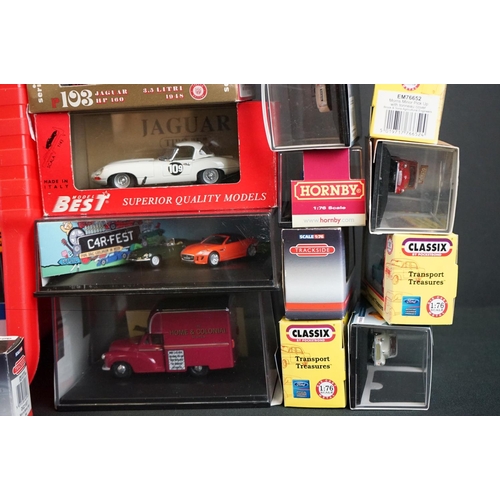 1148 - 46 Boxed / cased diecast models to include 11 x boxed Vanguards (ST1002 St Andrews Ambulance Service... 