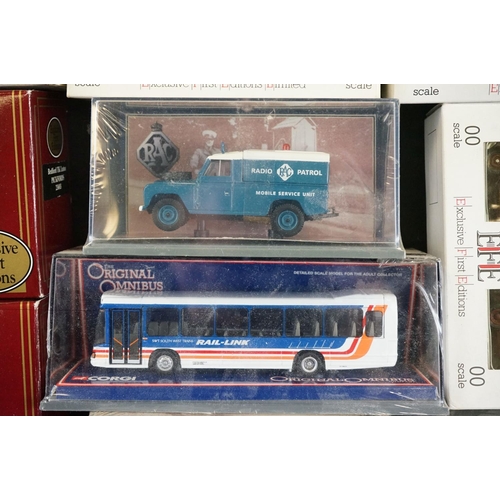 1168 - 22 Boxed / cased / carded diecast models to include EFE Exclusive First Editions, Corgi and cased co... 