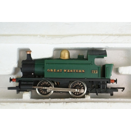 177A - Boxed Hornby R826 Electric Train set with locomotive, 5 x items of rolling stock, track and power ca... 