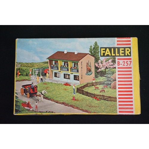 237 - 10 Boxed Faller HO gauge plastic model kits to include 5 x sealed examples, includes 190175, 120251,... 