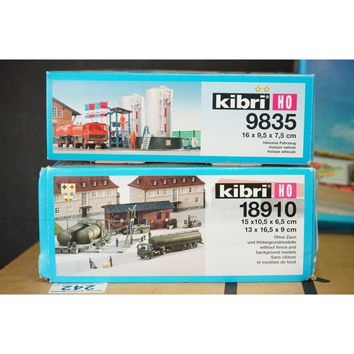 242 - 36 Boxed HO gauge plastic model kits and sets to include Kibri, Heljan, Ratio, Vollmer, Roco, Piko e... 