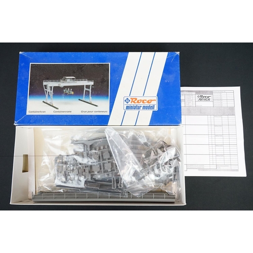 242 - 36 Boxed HO gauge plastic model kits and sets to include Kibri, Heljan, Ratio, Vollmer, Roco, Piko e... 