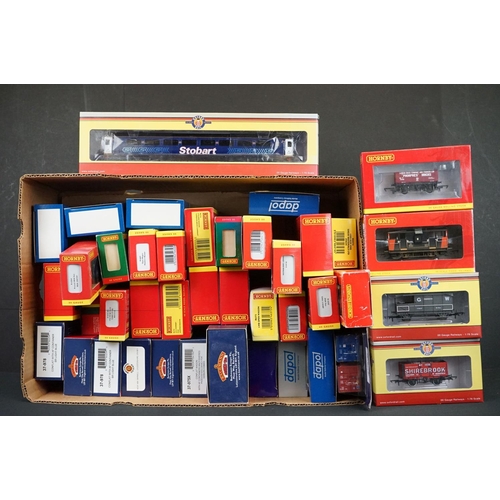 244 - 39 Boxed OO gauge items of rolling stock /rolling stock accessories to include 23 x Hornby, 7 x Bach... 