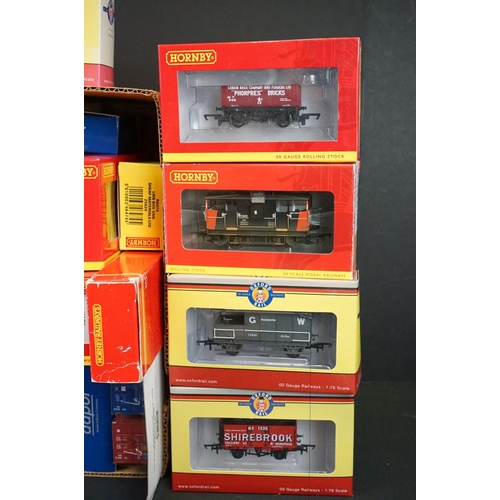 244 - 39 Boxed OO gauge items of rolling stock /rolling stock accessories to include 23 x Hornby, 7 x Bach... 