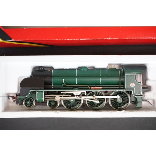 299 - Three boxed Hornby OO gauge locomotives to include R154 SR Loco Sir Dinadan, R084 BR Class 29 Diesel... 