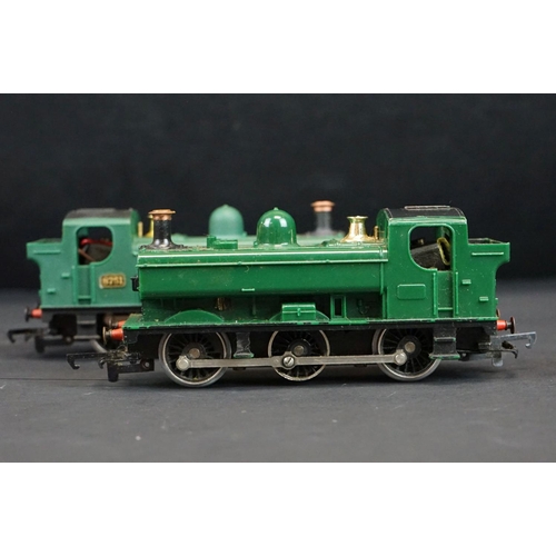 299 - Three boxed Hornby OO gauge locomotives to include R154 SR Loco Sir Dinadan, R084 BR Class 29 Diesel... 