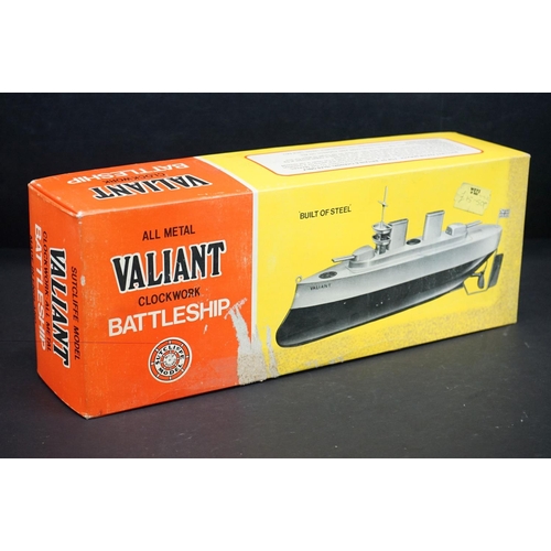 334 - Boxed Sutcliffe all metal Valiant clockwork Battleship model in black & grey, complete with accessor... 