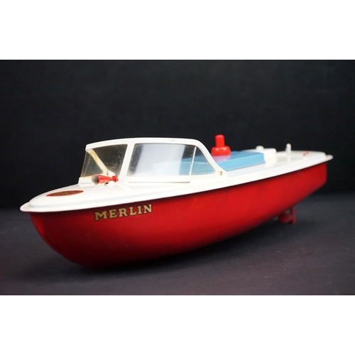 337 - Boxed Sutcliffe Model Merlin Electric Speedboat all metal model in red & white complete with flag, e... 