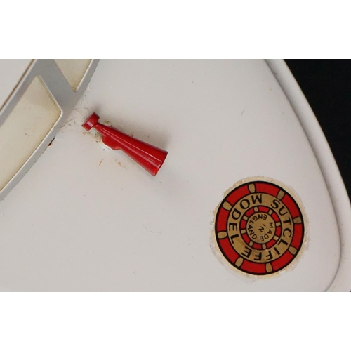 337 - Boxed Sutcliffe Model Merlin Electric Speedboat all metal model in red & white complete with flag, e... 