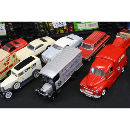 1282 - Around 100 diecast models to include Welly, Corgi, Maisto, Hongwell, Saico, etc, diecast gd overall ... 