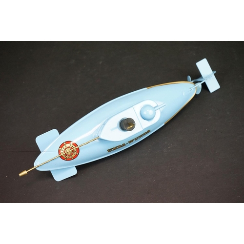 344 - Boxed Sutcliffe Model tinplate Unda Wunda clockwork diving submarine in pale blue, decals & paint ex... 