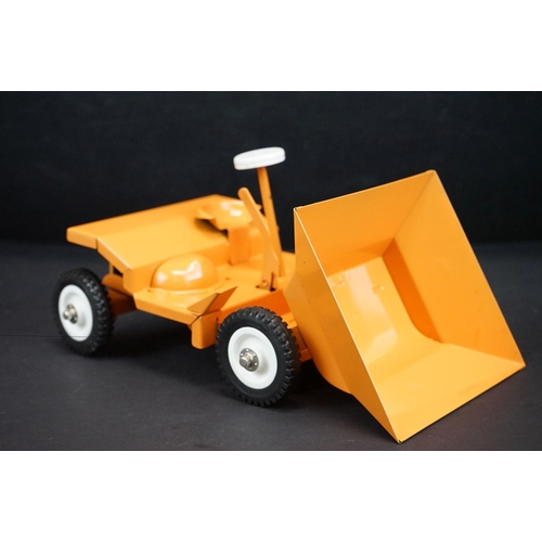 349 - Boxed Sutcliffe Model Trojan Dumper Steel Construction model in orange, ex