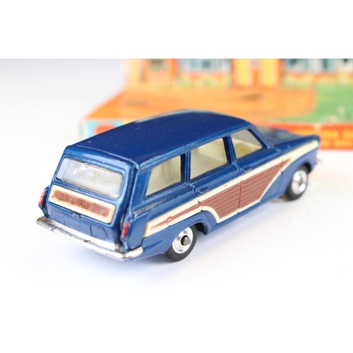 1349 - Boxed Corgi 440 Ford Consul Cortina Super Estate Car diecast model with golfer, caddie boy & golf ba... 