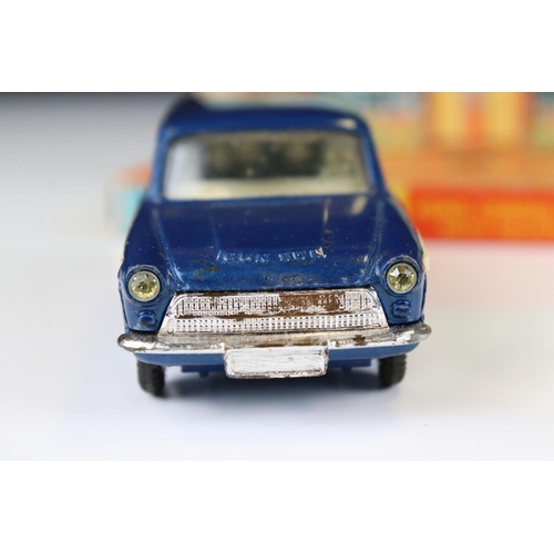 1349 - Boxed Corgi 440 Ford Consul Cortina Super Estate Car diecast model with golfer, caddie boy & golf ba... 