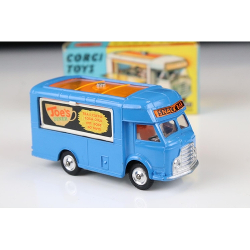 1352 - Boxed Corgi 471 Smith's Karrier Mobile Carrier with Joe's Diner decal, diecast showing a couple of p... 